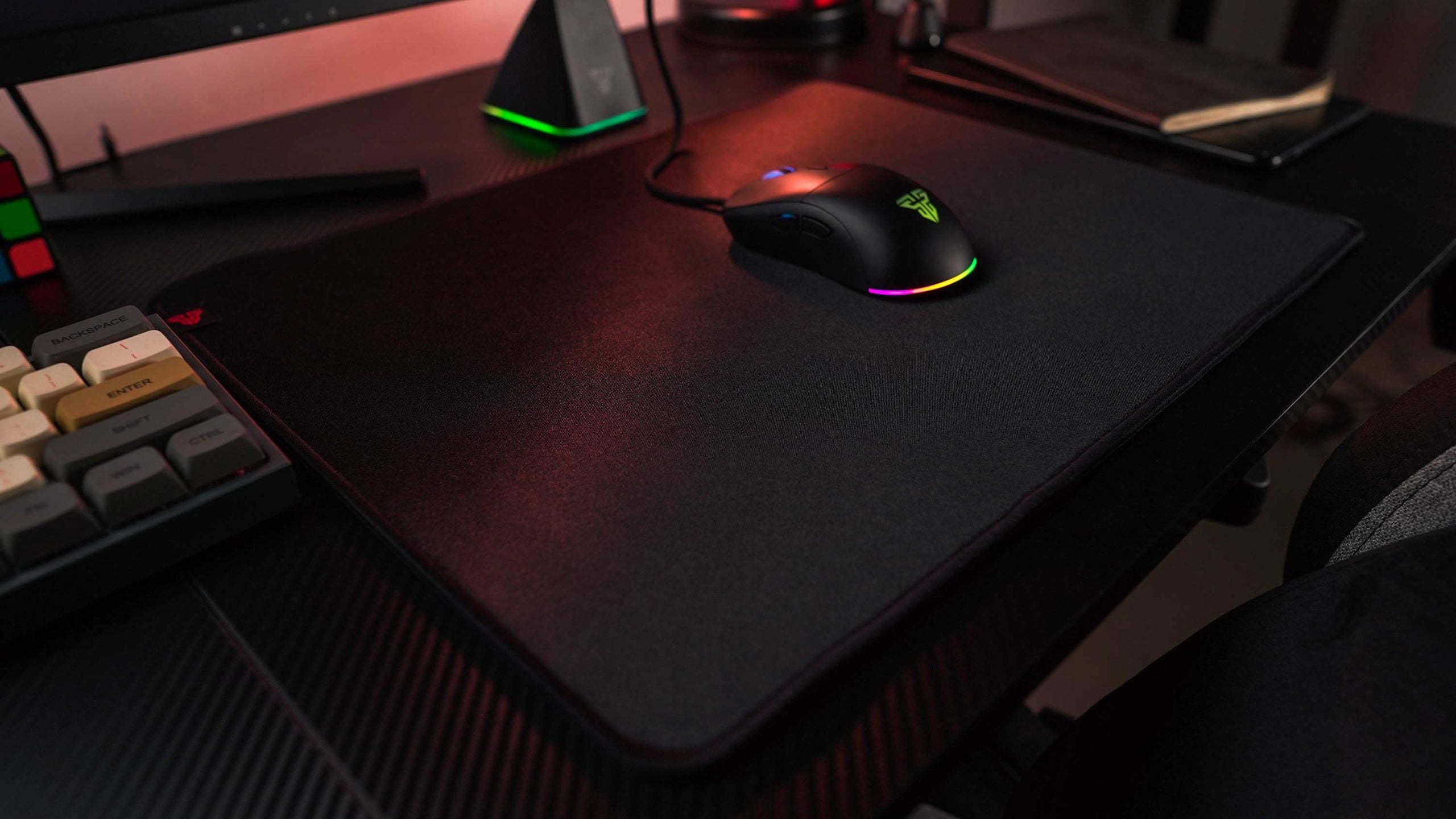 How to Choose The Best Mouse Pad Size For Gamers – Fantech World