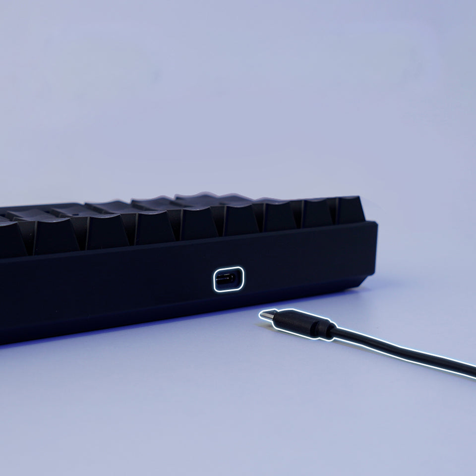 DETACHABLE USB-C FOR EASY SETUP